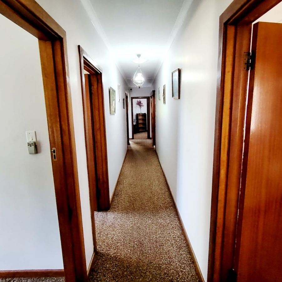 5 Bedroom Property for Sale in Vincent Heights Eastern Cape